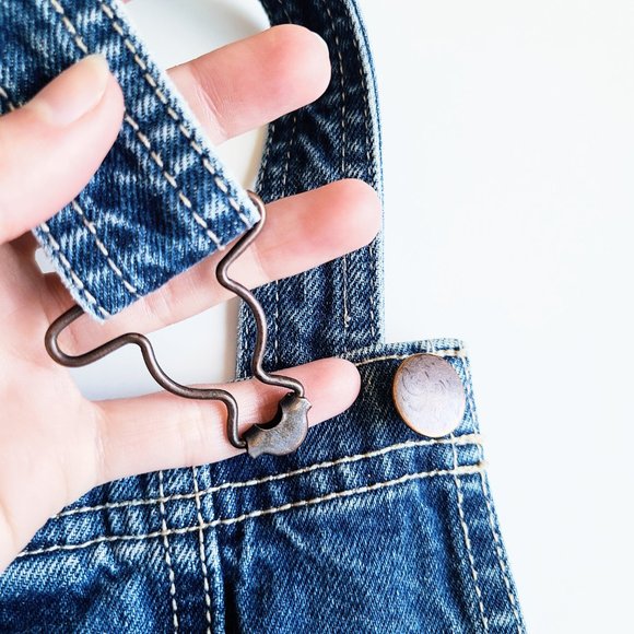 Boutique Brand Uniq Blue Distressed Denim Shorts Overalls Women's Size Small - Picture 6 of 8